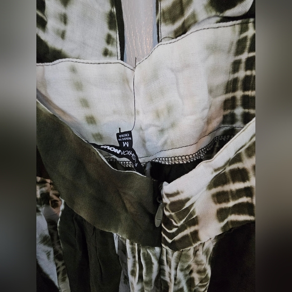 *NWT* Fashion Nova - Vacay Feels Tie Dye Jumpsuit - Picture 5 of 8